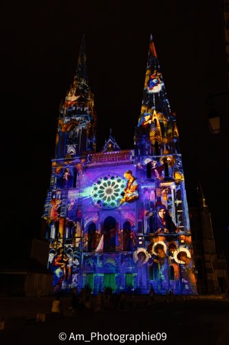 Cathédrale de Chartres illuminée — Vierge à l'Enfant